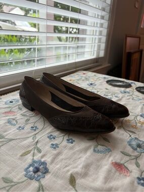 Classic Salvatore Ferragamo Brown Leather Flats